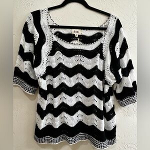 BiBi Monochrome Wave Knit Top